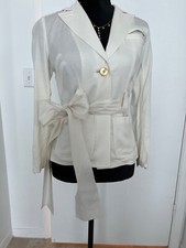 Diane Von Furstenberg Womens White Blazer/Jacket size 4, great condition