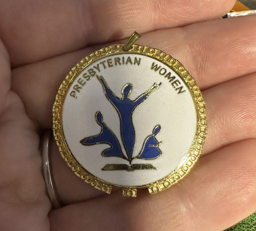 VINTAGE PRESBYTERIAN WOMEN ENAMEL BROOCH LAPEL PIN CONVERTIBLE PENDANT