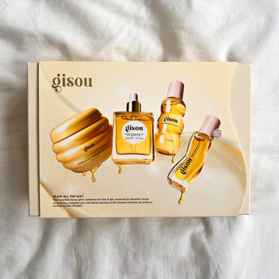 Gisou Glow All The Way Set Hair and Lips