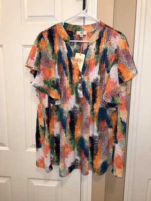Entro Blouse Top Plus Size 2X White Multi Color Feather Flutter SS V-neck NWT