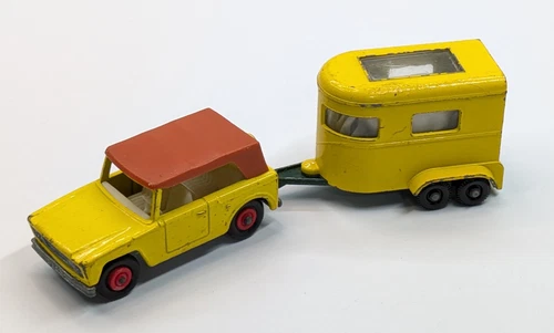 "Matchbox" Made in England by Lesney 1969 Field Car No18 w/ Trailer No 43