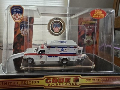 Code 3 Collectibles FDNY New York Fire Department EMS Ford Ambulance 253 Nice!!!