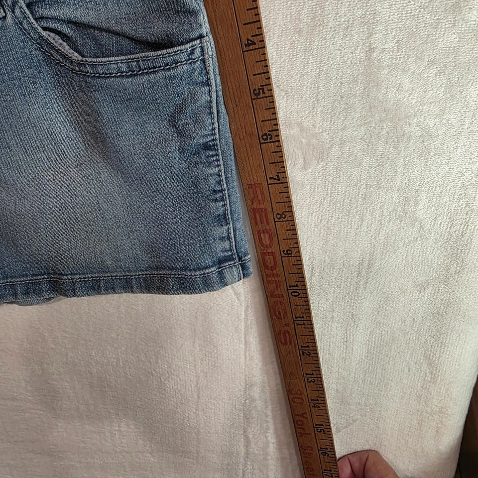 Forever 21 Women’s Size 28 Waist Blue Jean Denim Shorts - Image 3 of 4