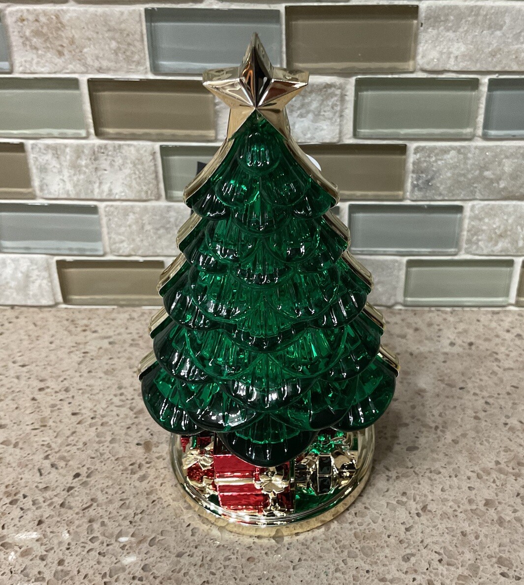 Bath and Body Works Wallflower Plug In Nightlight 🌲 Christmas Tree Twinkles New-image
