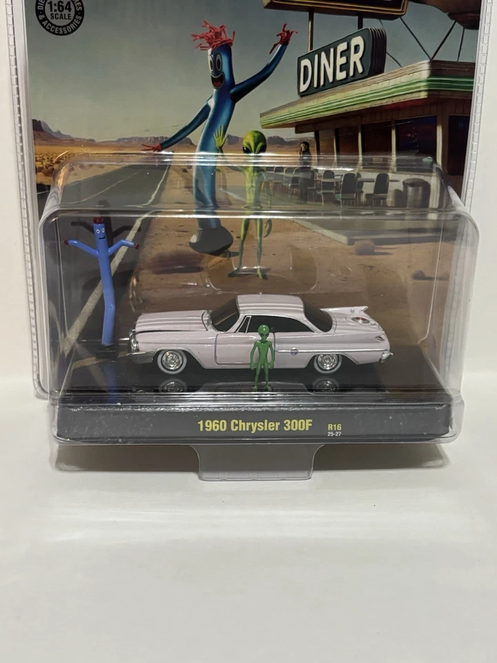 2025 M2 Machines Diorama 1960 Chrysler 300F Pink W/ Alien & Tube-man R16 198H - Image 2 of 3