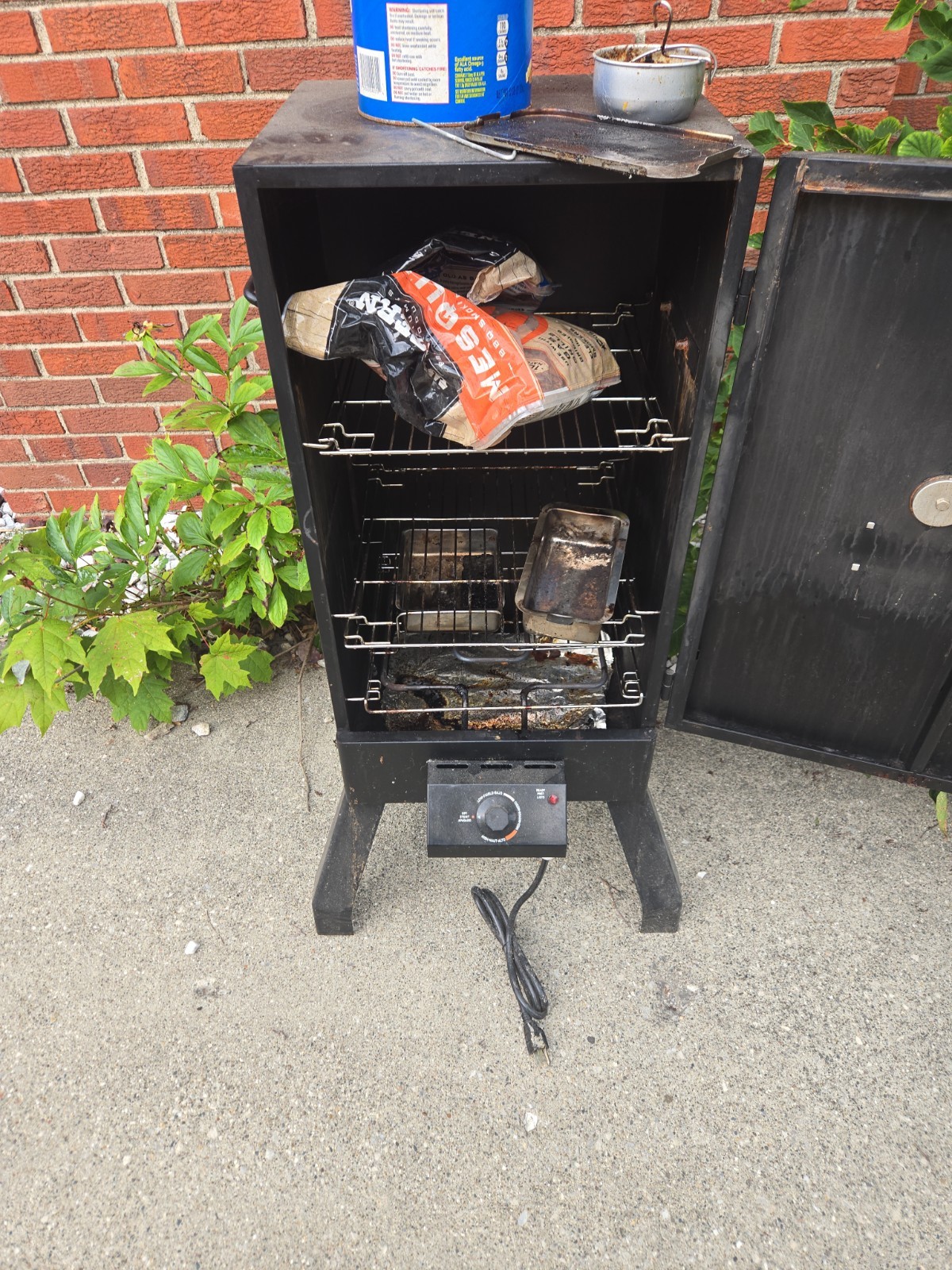Electric Smoker...used Only Few Times...very Clean