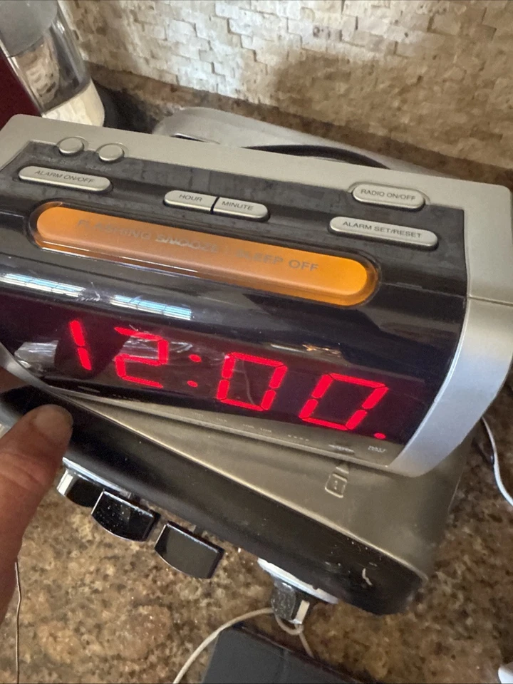 Timex T256 Jumbo LED Alarm Clock Radio Extra Large Display Tested - Works - Image 3 of 4