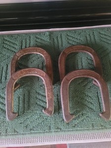 Set Of 4 Vintage Hammer Giant Grip Pitching Horseshoes  2 1/2 LB Oshkosh Wis.
