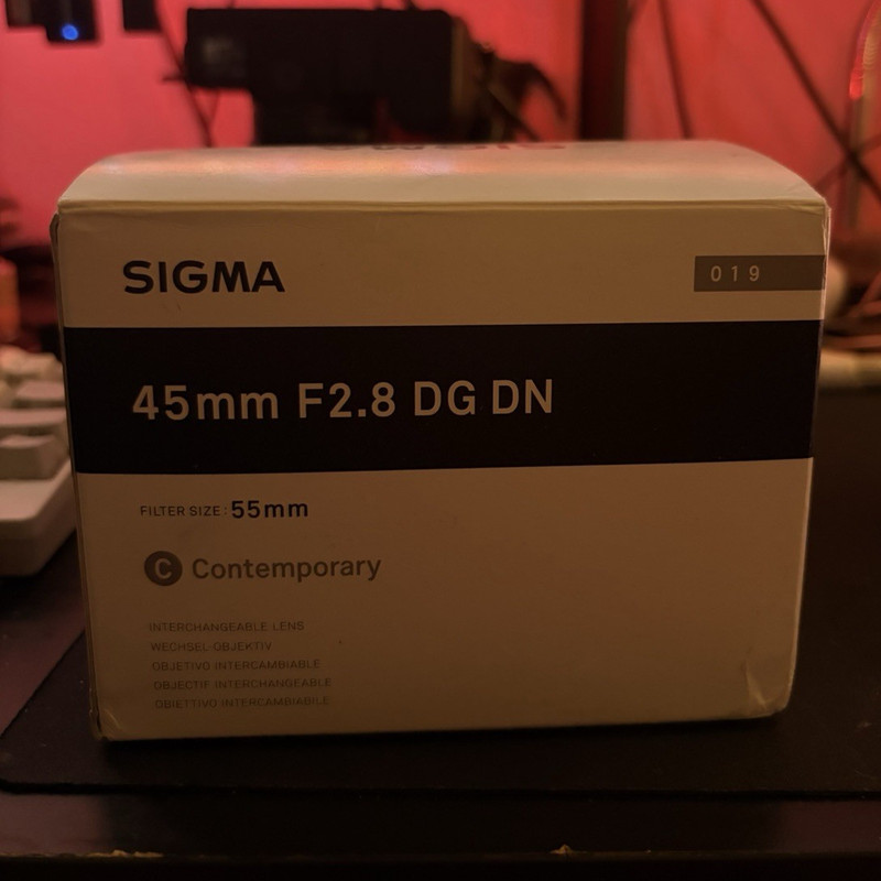 Sigma 45mm f/2.8 DG DN Contemporary Standard Lens Sony E-Mount 55mm Filter