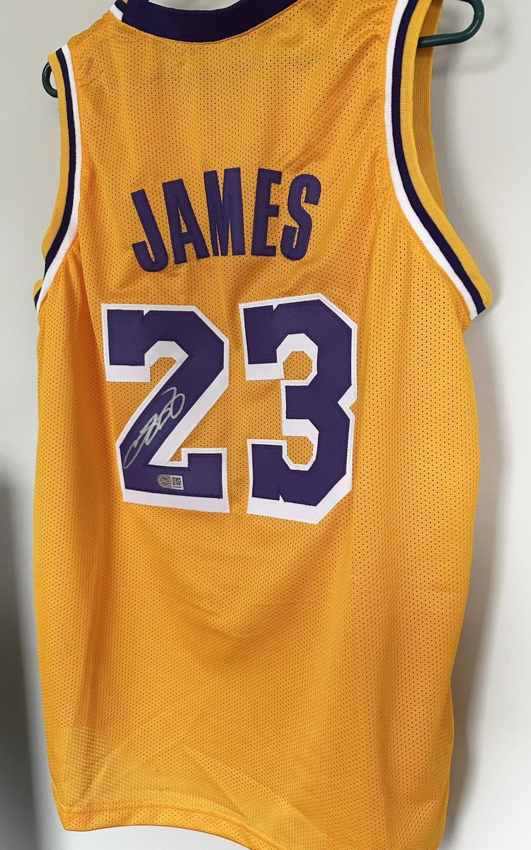 LAKERS 98 LeBRON JAMES 未開封 Preços baixos em Lebron James Amarelo Los Angeles Lakers Roupas e