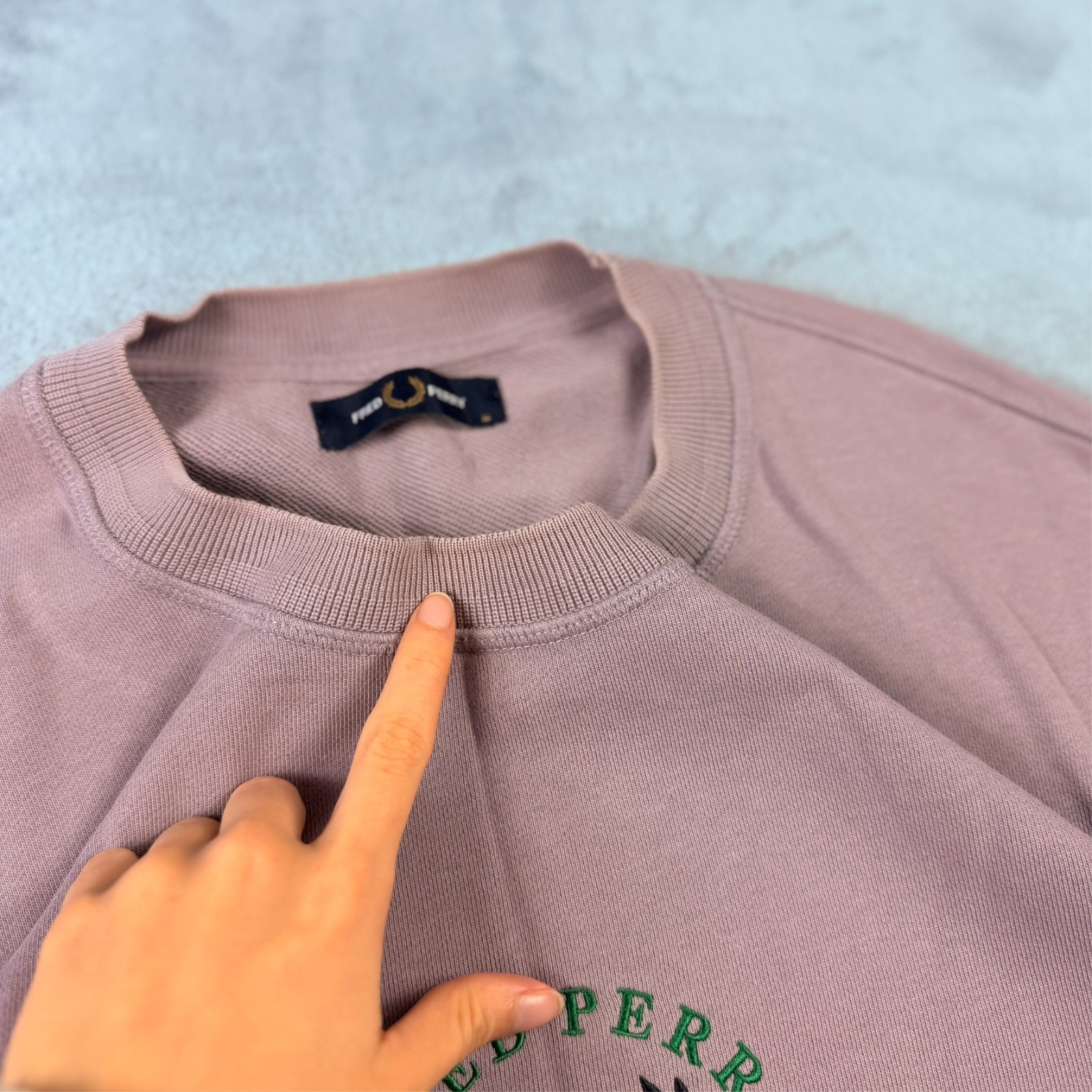 Vintage Fred Perry Lilac Purple Laurel Wreath Oversized Sz M Pullover Sweatshirt image 6