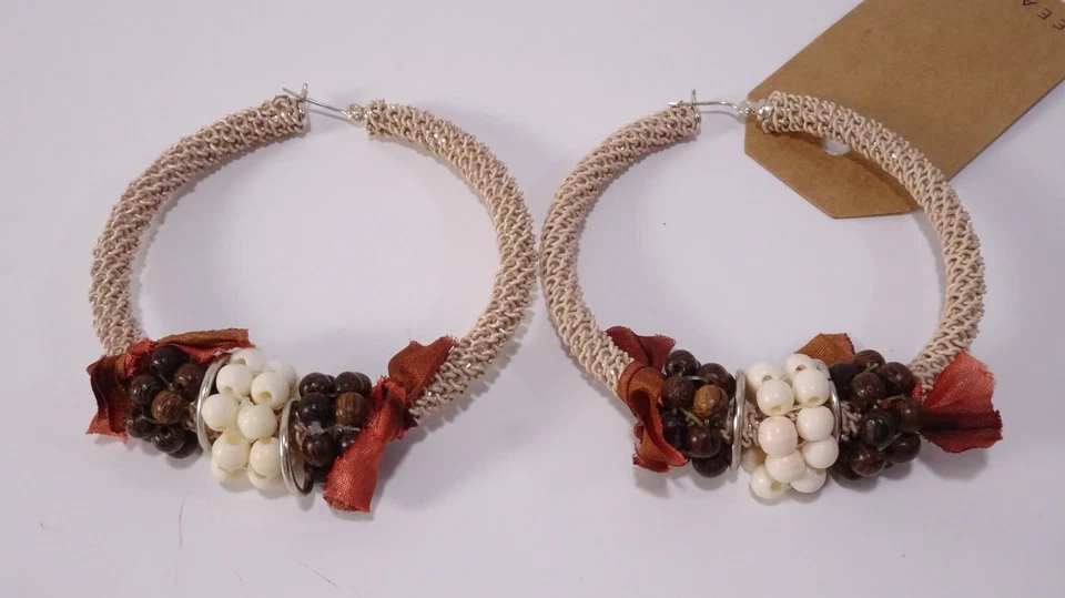 Lee Angel Women's beige Crochet Beaded Ribbon XL Hoop Earrings NWT165 - Image 4 of 4