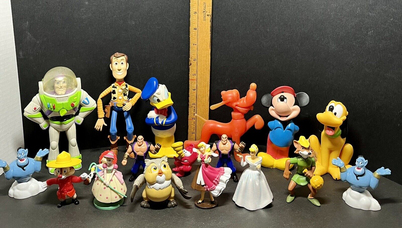 Lot 18 Vintage Disney PVC Figures-Mickie-Donald Duck-1971 Goofy-Toy Story & More