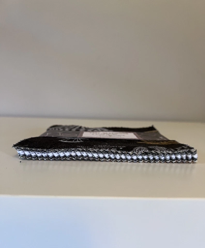 Wilmington Tres Graphique 5 Karat Mini Cristales Cuadrados 24 Piezas 5" París OOP Foto 4 de 4