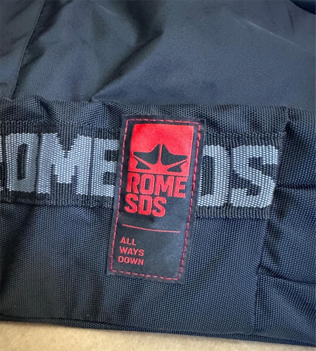 New Rome SDS Escort BoardBag Snowboard Bag Black 168cm / 66 New Rome SDS Escort BoardBag Snowboard Bag Black 168cm / 66