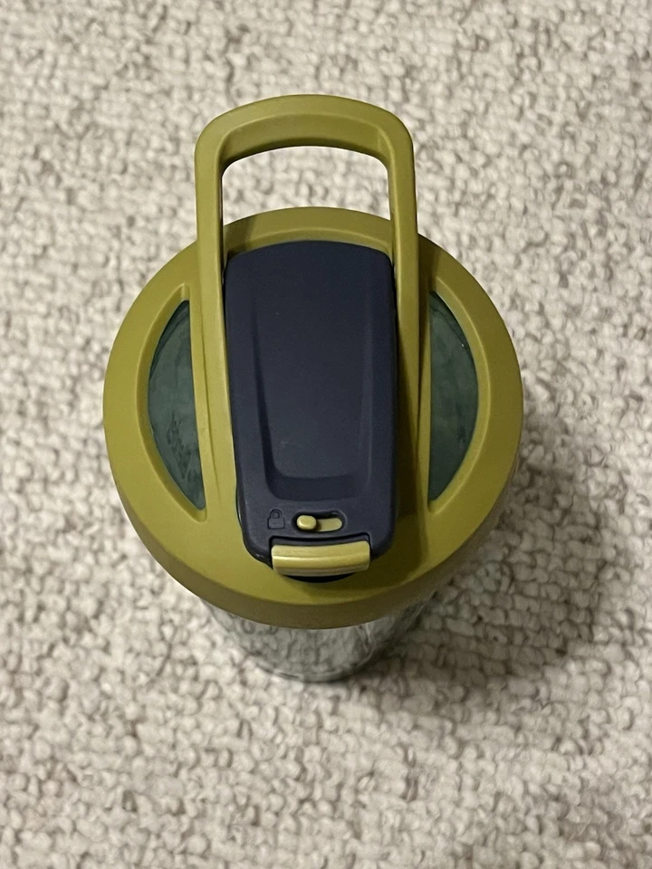 Botella licuadora 28 oz. Botella coctelera deportiva Strada Tritan con bloqueo superior de bucle jade Foto 2 de 3