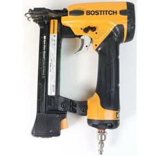 Bostitch 18GA 1"-1-1/2" Crown Flooring Pneumatic Stapler Model EHF1838K & Case