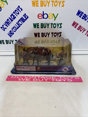 BLACK PANTHER  PLAYSET SET OF 6 Figures Authentic Disney Store  