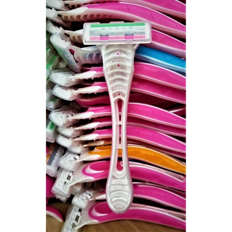 30 Pack - 3-Blade Women's Disposable Razors BULK - Image 2 of 4