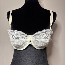 Vintage Rigby & Peller Lace Bra – Royal Warrant Lingerie (c. 1970s–1980s) 34C