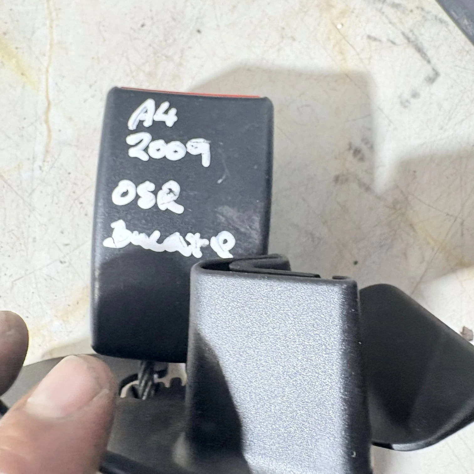 Audi A4 B7 OSR rear seat belt buckle complete assembly
