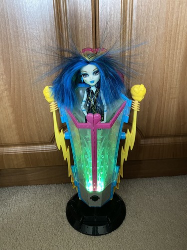 Monster High Freaky Fusion Frankie Stein Recharge Station With Doll Working - 第 1/24 張圖片