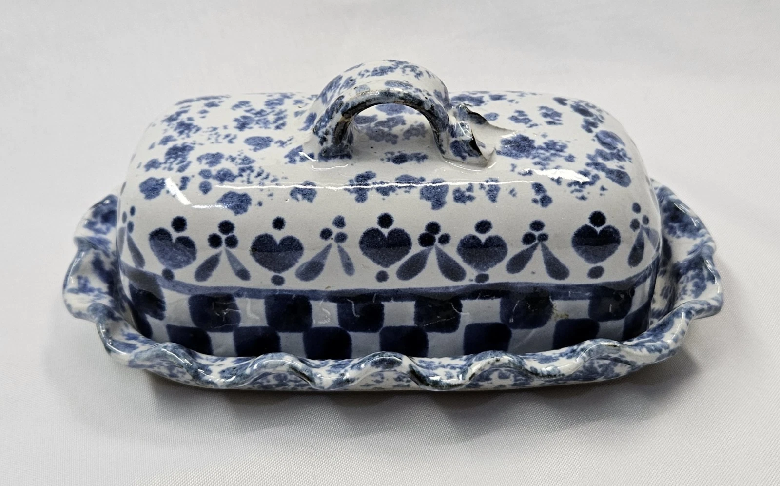 Signed Pamela Hemmes Hand Thrown Studio Pottery Ruffled Butter Dish Michigan