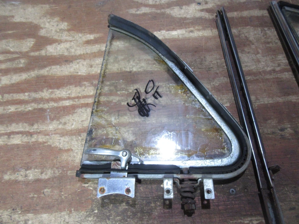 Chevrolet Styleline 1949 1950 sedán puerta ventilación ventana marco vidrio molduras piezas Foto 4 de 4