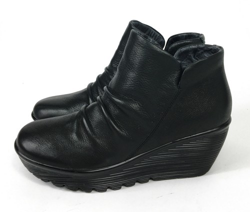 skechers wedge bootie