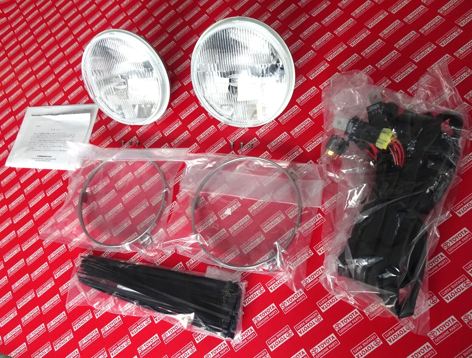 Объектив зеркальный 1979 1980 1981 1982 1983 1984 1985 1986 Toyota Stout RX110 YK110 - Изображение 3 из 4