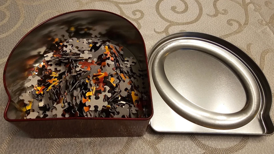 El Señor de los Anillos Fuerzas Malvadas 500 Piezas Puzzle Coleccionistas Lata - Hasbro RARO Foto 3 de 3