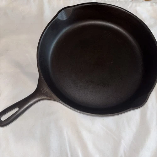 SEASONED Unmarked Wagner #10  11 3/4” Cast Iron Skillet Vintage RESTORED