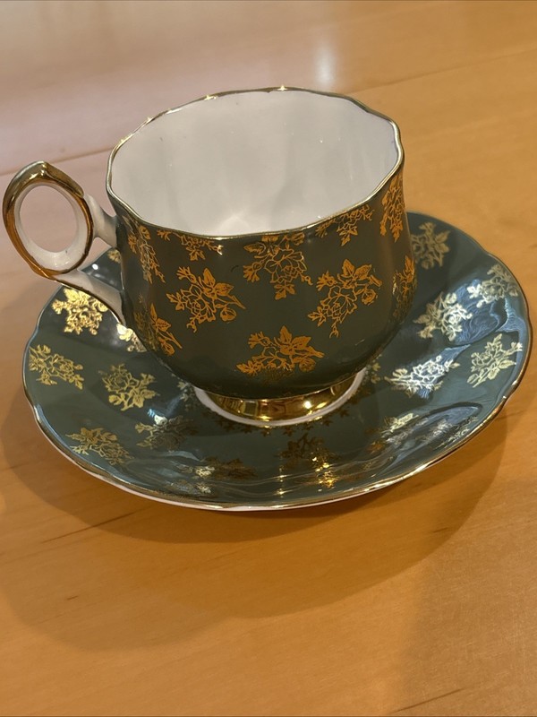 Elizabethan Fine Bone China Tea Cup & Saucer Dark Green Gold Trim Purple Rose