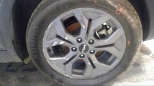 Used Wheel fits: 2024 Kia Seltos 17x7 alloy 5 spoke painted silver Grade B
