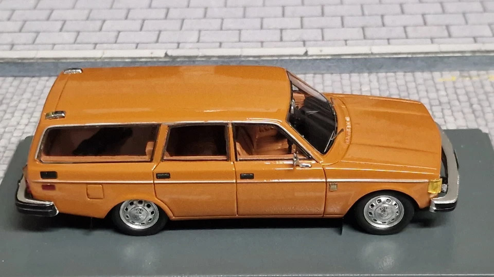 NEO SCALE MODELS 1/43 - VOLVO 145 STATION WAGON USA VERSION 1971 - Immagine 4 di 4
