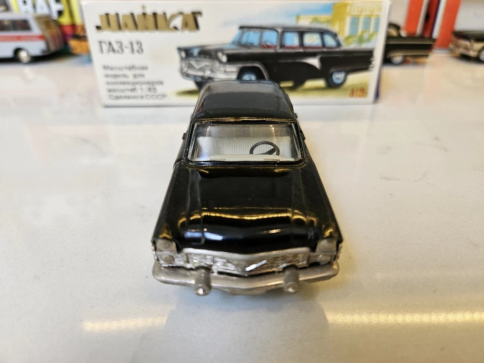 CHAIKA GAZ 13 A15 Soviet Limousine RARE NOVOEXPORT Saratov Made in USSR CCCP Foto 2 de 4