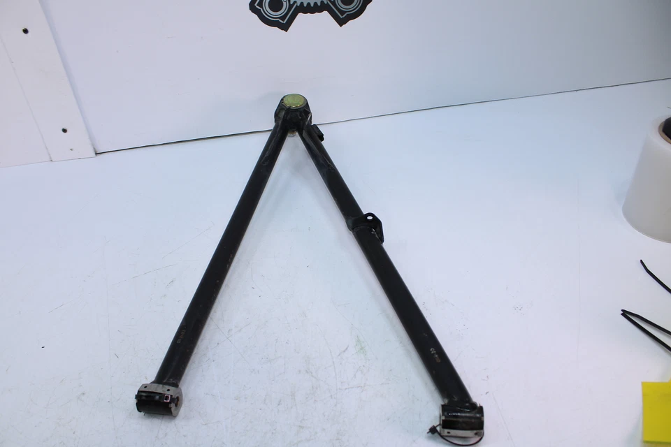 Ski-Doo MXZ 600 TNT 2010 suspensión inferior delantera derecha control brazo A 505072664 Foto 3 de 4