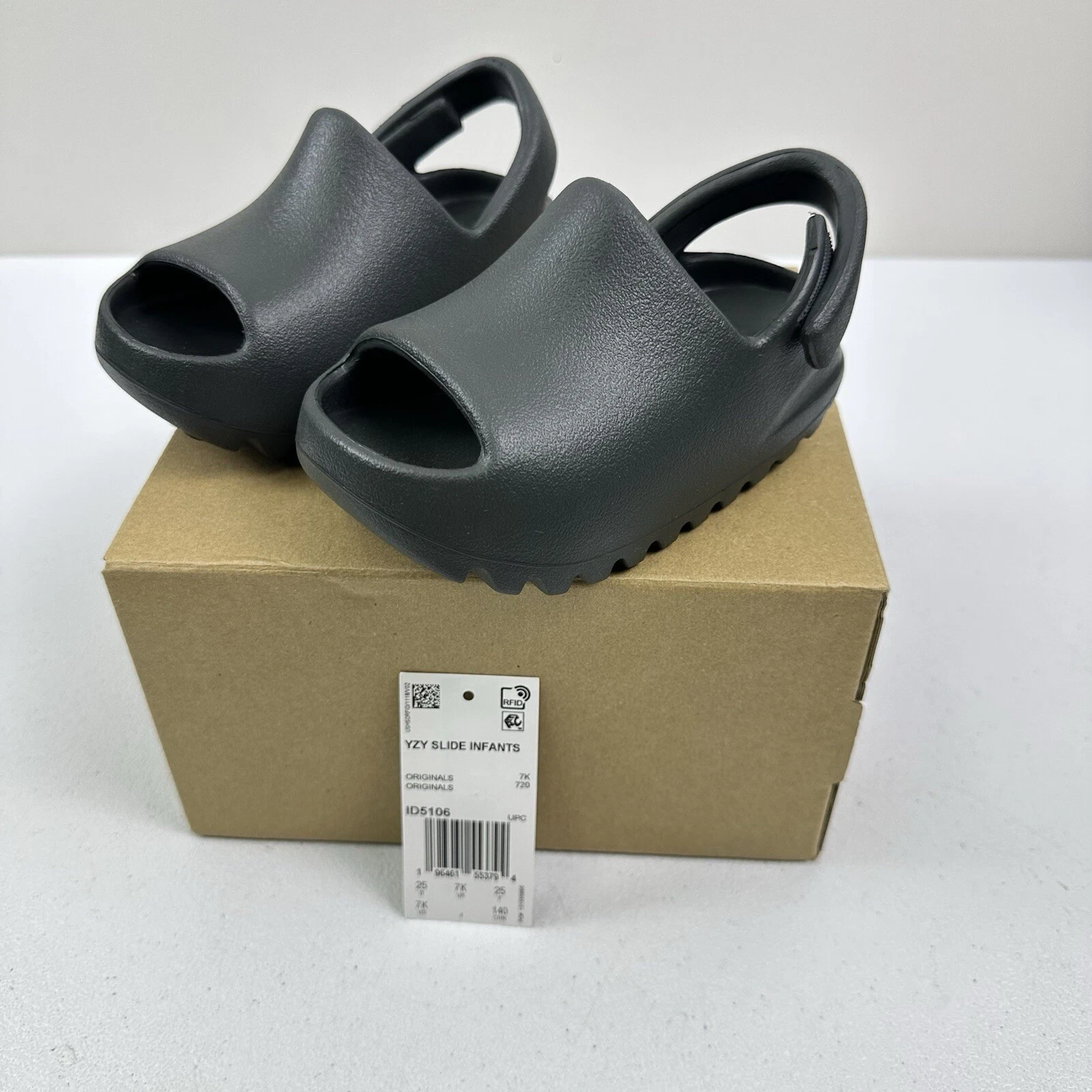 Adidas Yeezy Dark Onyx 2024 ID5106 neonati taglia 7K NUOVE