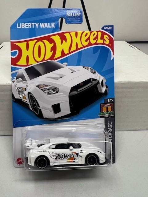 ホットウィール ブールバード エラー シルビア 35GT-R ニッサン LBWK