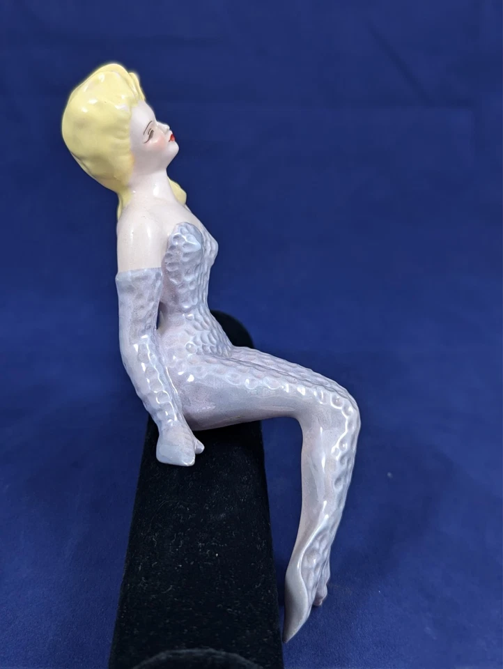 VESTIDO FLORENCE CERÁMICA MERRYMAID RUBIO GRIS SENTADO ASTILLADO EN NARIZ Foto 3 de 4