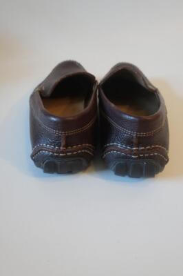 Mens Millburn Co. Brown Pebbled Leather Driving Loafer  display picture 3