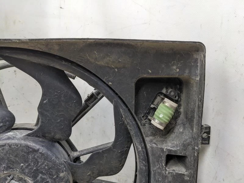 Conjunto de motor ventilador de refrigeración radiador Kia Forte 2014-2018 25380-3X500 OEM Foto 4 de 4