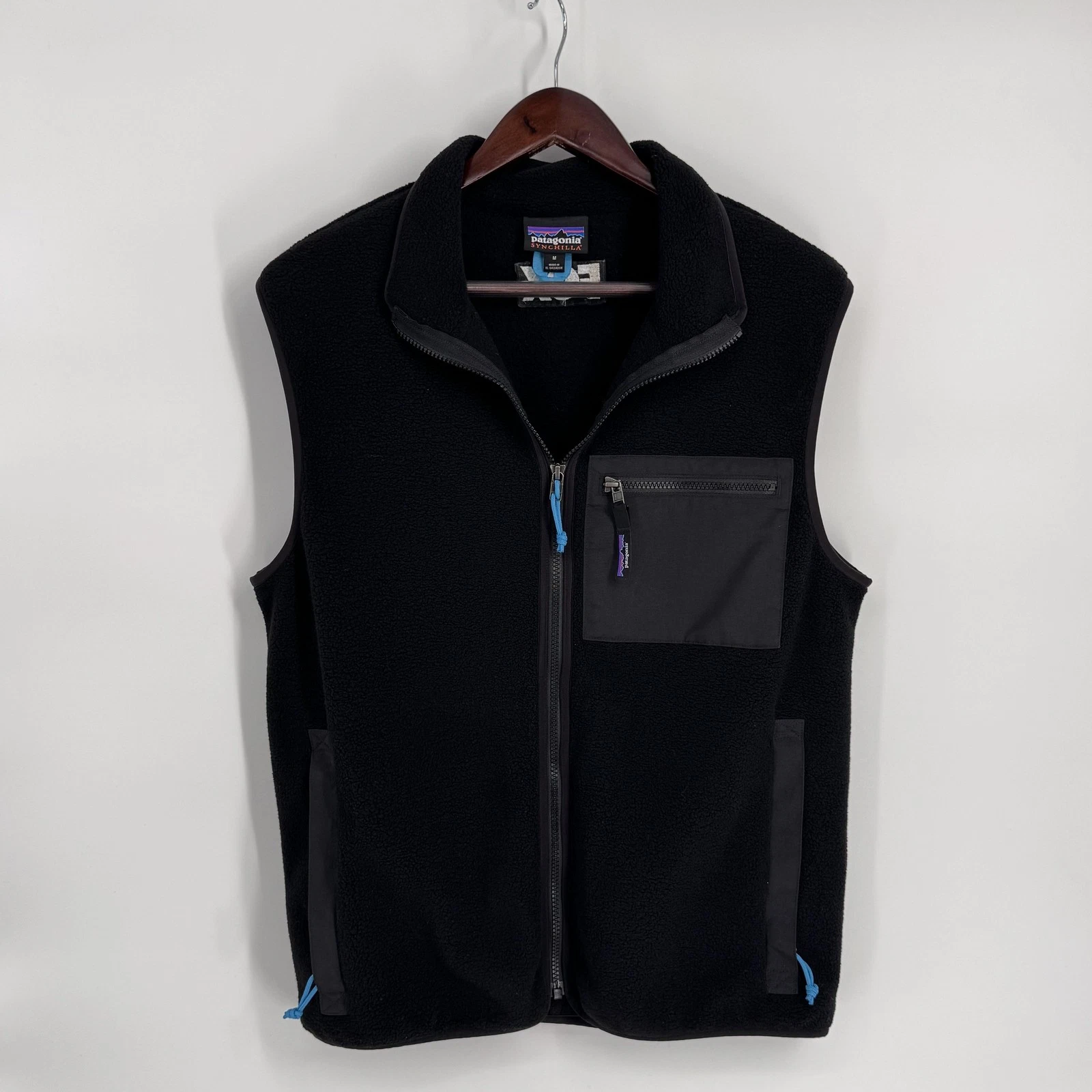 Patagonia Synchilla Fleece Vest Mens Medium Black FOX Full Zip Outdoor Hiking
Opens in a new window