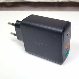 AUKEY USB Ladegerät EU Stecker 2 Port USB C PD USB A Schnellladung schwarz