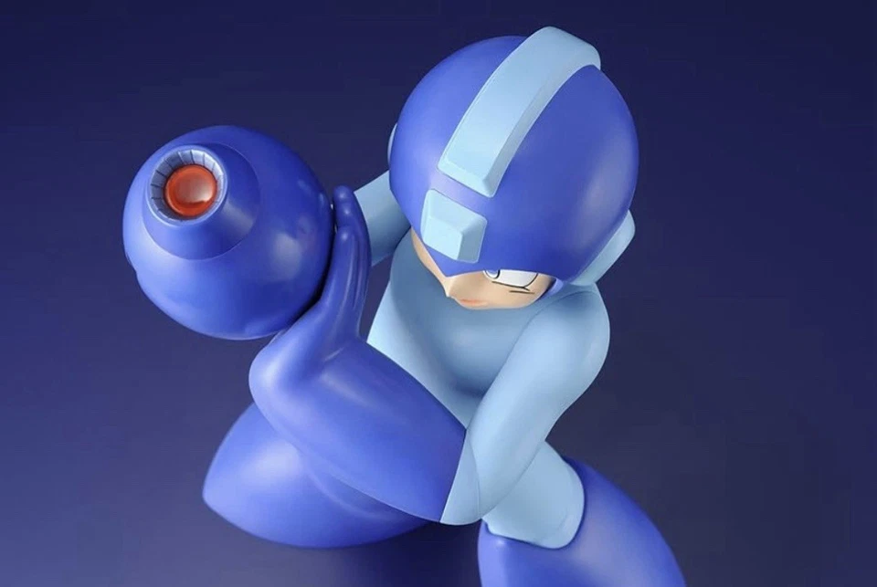 X-PLUS 14-inch tall Capcom Gigantic Series Mega Man Rockman Figure - Image 4 of 4