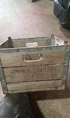Vintage 1963 Waŕren Sanitary Milk Co. Wooden Crate