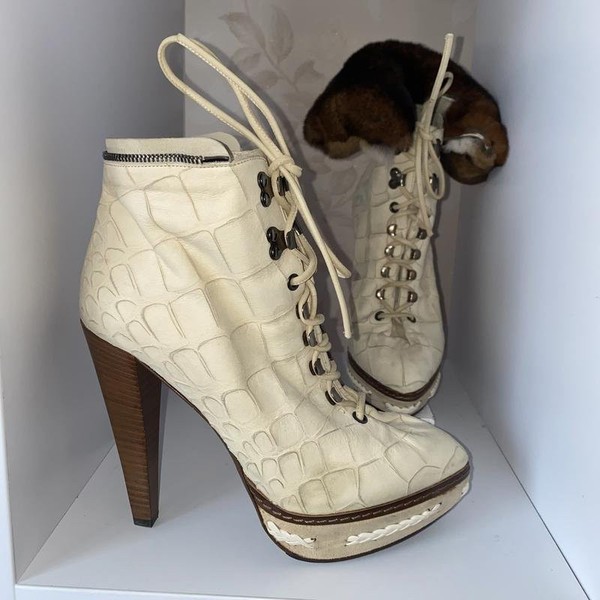 Women Ermanno Scervino Ankle Boots Beige Leather