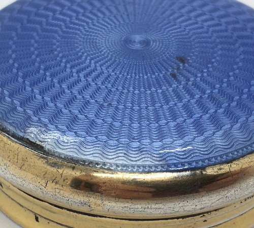 Vaso vaso da toeletta in vetro smaltato dorato e guilloché argento massiccio Asprey - Foto 9 di 10