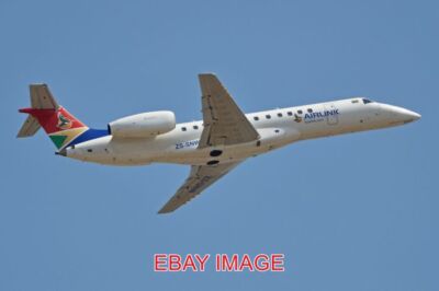 FOTO FLUGZEUG EMBRAER ERJ-135LR 'ZS-SNW' SOUTH AFRICAN AIRLINK C/N 145720. BU