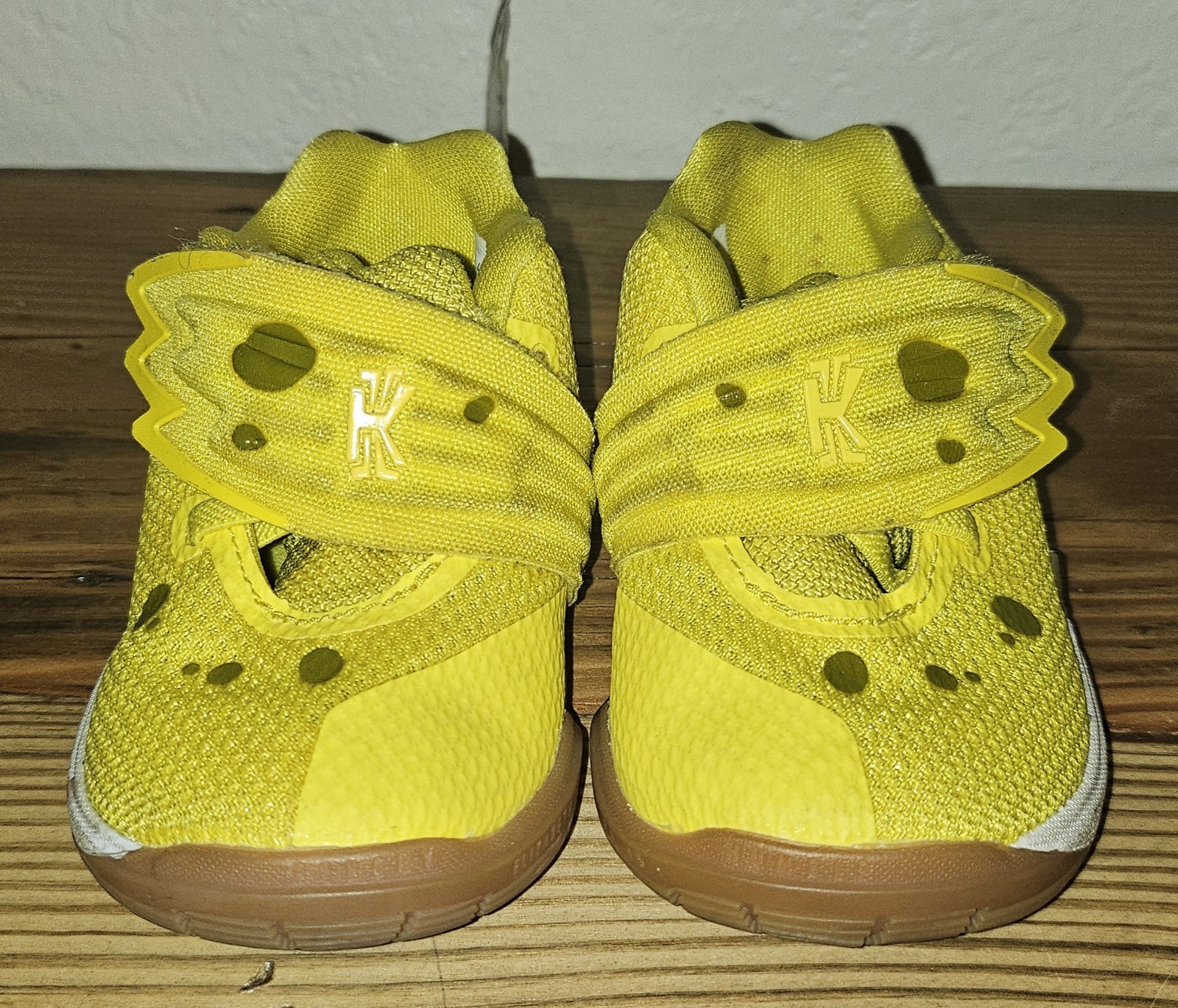 Nike Kyrie 5 SpongeBob Kids Baby Sneakers Size 4C CN4490-700